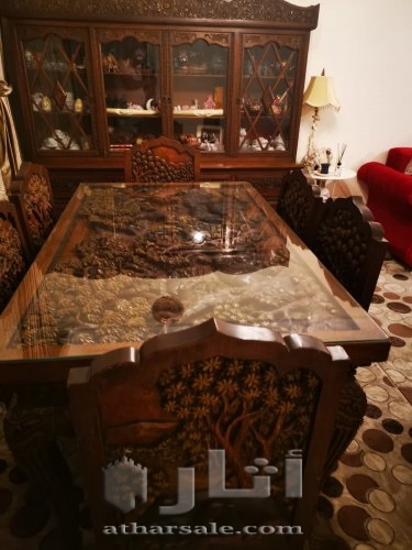 طاولة سفرة مع بوفيه حفر