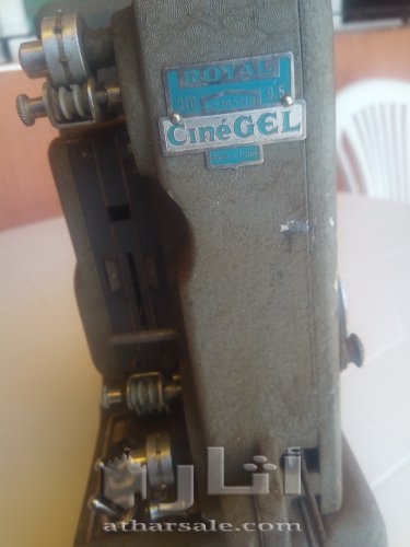 الات سينمائية جد قديمة  تعود لعام1938ـ١٩٣٧