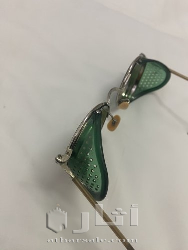 نظارتان قديمة جداً ماركة ويلسون