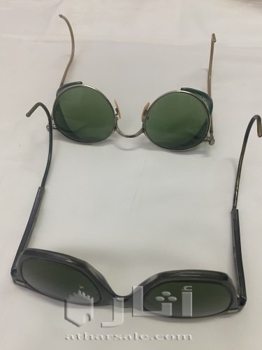 نظارتان قديمة جداً ماركة ويلسون