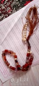 سبحه عقيق عسلى يمنى 35 حبه مطعمه بحبات اللؤلؤ الطبيعى 3