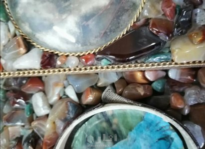 قطعة مكتب قديمة مطعمة بعقيق برازيلي 4