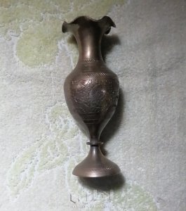 فازة نحاس صغيرة 3