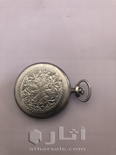 ساعة قديمة في حالة جيدة