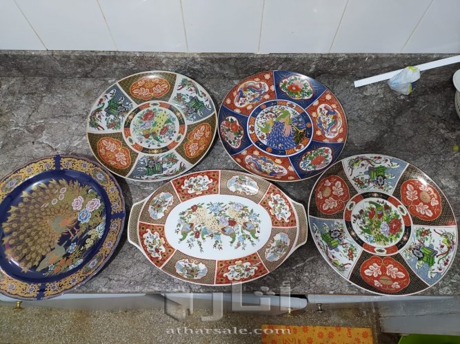 اواني قديمة الطاووس الحر