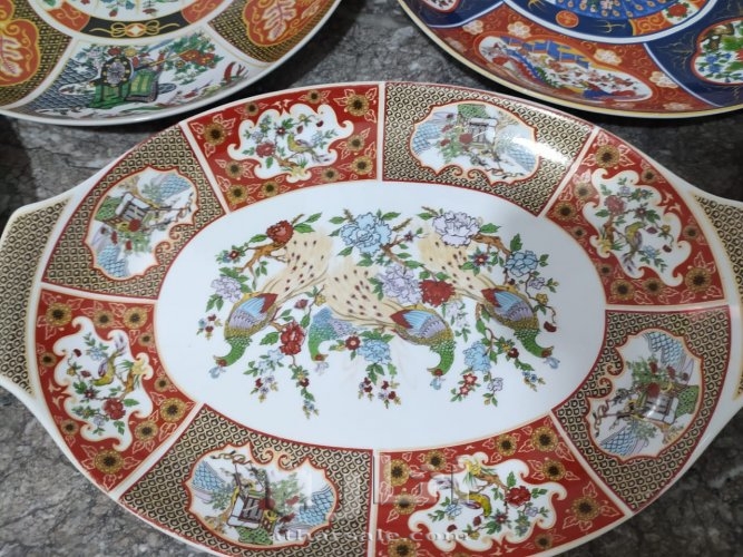 اواني قديمة الطاووس الحر