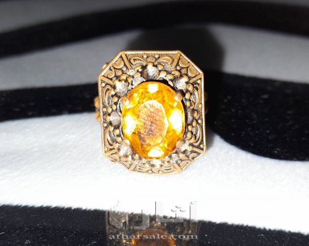 حجر السترين حجرًا كريمًا نادرًا للغاية  خاتم نساء