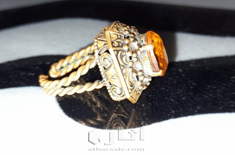 حجر السترين حجرًا كريمًا نادرًا للغاية  خاتم نساء