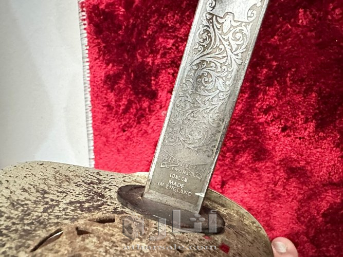 سيف الضباط ويلكنسون الانجليزي