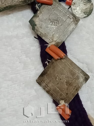 قلادة رأس قديمة
