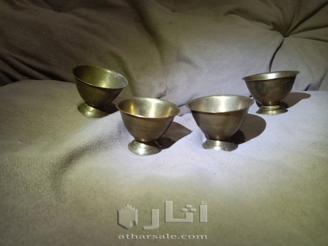 طقم قهوة  نحاس يرجع إلى الحجاز القديمه