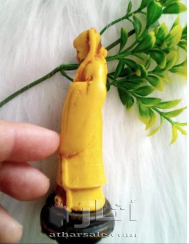 قطعة قديمة لتمثال صيني