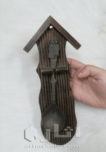 قطعة ديكور قديمة من الخشب