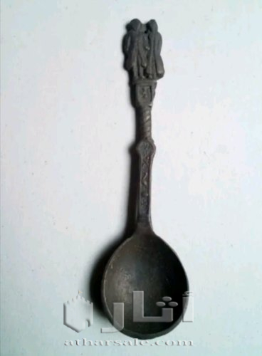 قطعة ديكور قديمة من الخشب