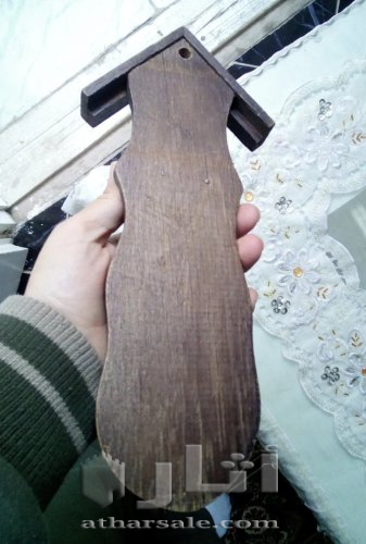 قطعة ديكور قديمة من الخشب