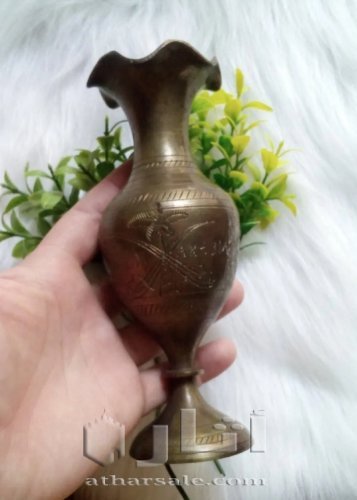 فازة نحاس صغيرة