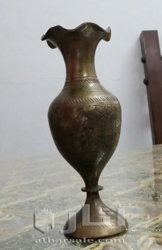 فازة نحاس صغيرة
