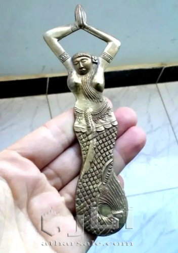 فتاحة علب نحاسية قديمة