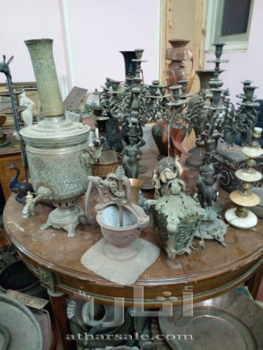 معرض كبير للبيع