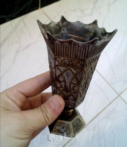 فازة معدنية صغيرة قديمة 6