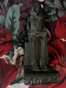 قطعه بزالت فرعونيه للبيع