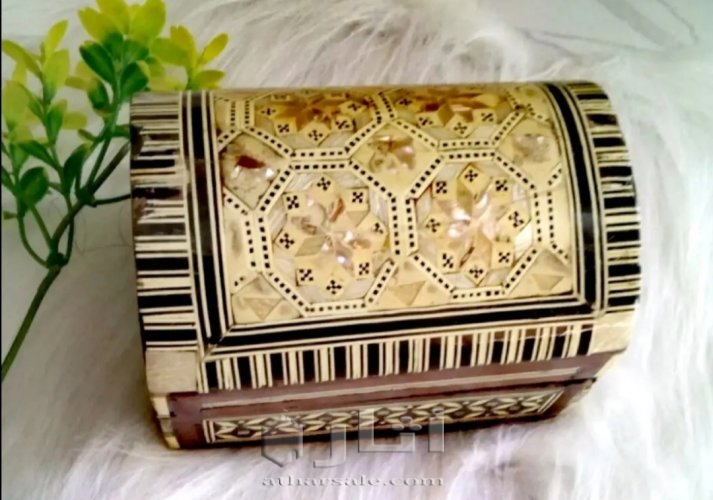 صندوق خشبي قديم حجم صغير