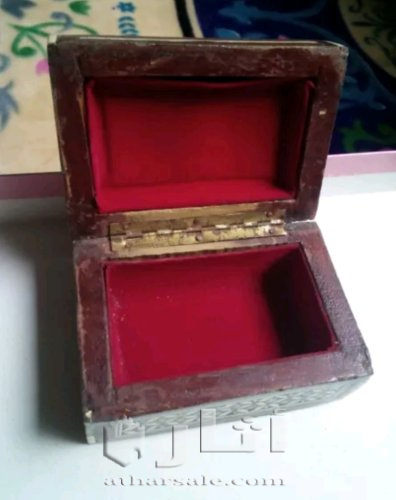 صندوق خشبي قديم حجم صغير