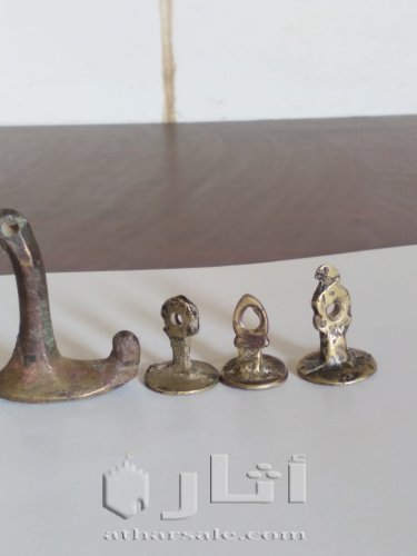 الأختام الأربعة النادرة والقديمة جداً