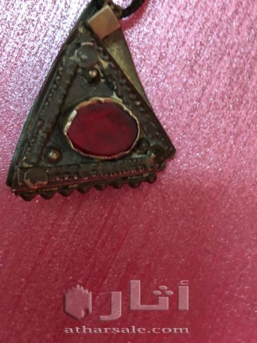 قطعة اثرية قديمة جداً