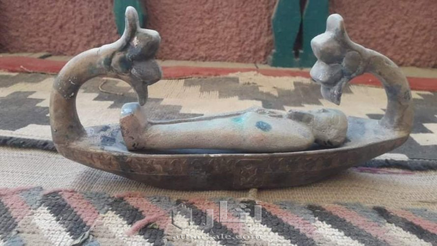 نوادر قطعه اثار حجر قديمه جدااااااا اغريقى عمرها اكثر من 2000 سنه