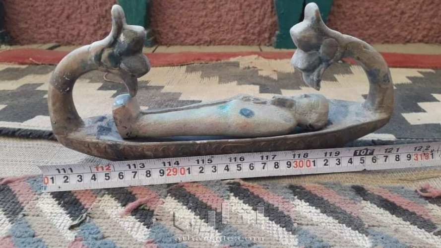 نوادر قطعه اثار حجر قديمه جدااااااا اغريقى عمرها اكثر من 2000 سنه