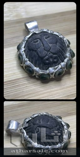 قلادة قديمة افريقية