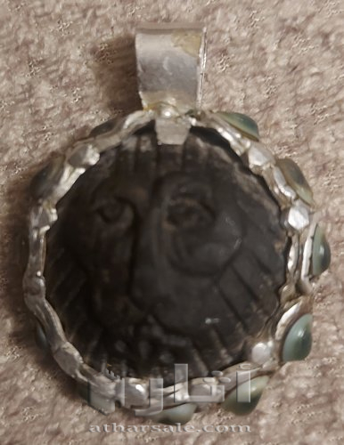 قلادة قديمة افريقية