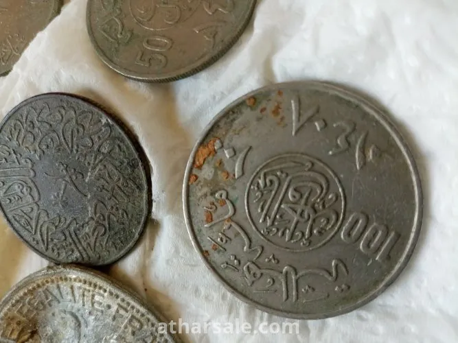 عملات ومقتنيات قديمه أثرية