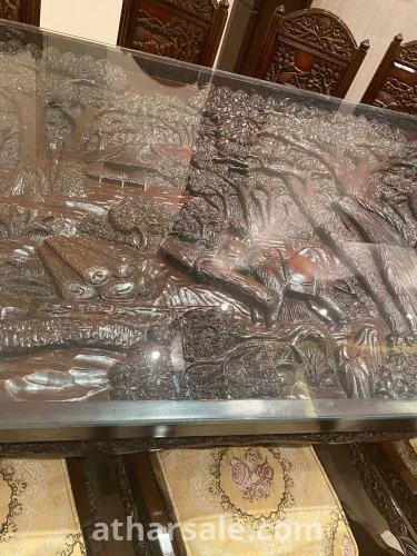 طاولة طعام انتيك من عام ١٩٧٥-١٩٧٨