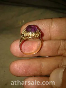 خاتم مصنوع من الذهب صناعه يدويه اكثر من 100 سنه الحجر اللي عليه ليس اصلي الحجر مصنوع من الزجاج 5