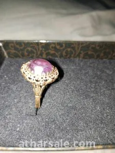 خاتم مصنوع من الذهب صناعه يدويه اكثر من 100 سنه الحجر اللي عليه ليس اصلي الحجر مصنوع من الزجاج 4