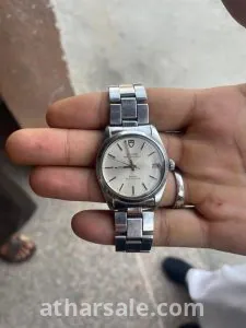 ساعة تدور قديمه اكثر من 30سنه