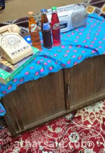 تلفزيون#تراثي#قديم#هاتف#دليل هاتف#زجاجات عصير#مسجل  شريط كاست#