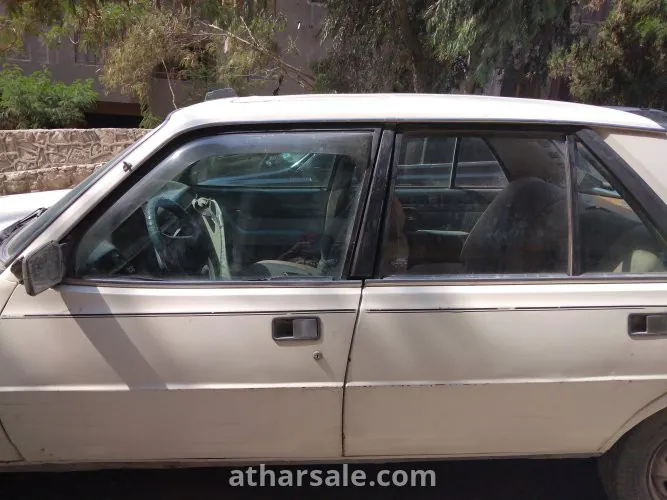 للبيع لاعلي سعر سيارة بيجو ٣٠٥ موديل ١٩٧٨