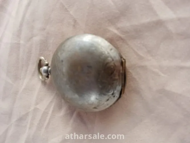 ساعات نادرة لها اكثر من 100سنة