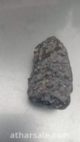 حجر نيزك معدني