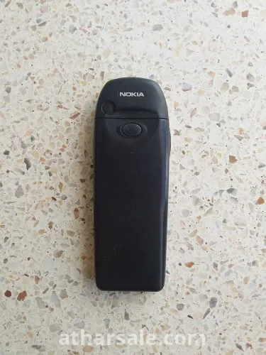 An old Nokia phone that still works