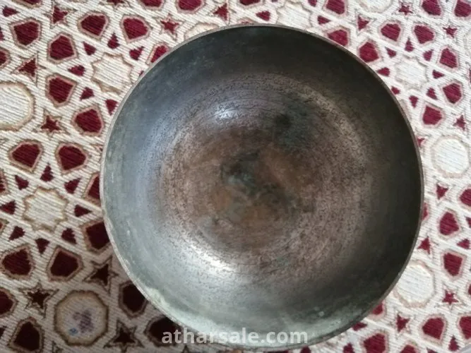 اناء منقوش بآيات قرأنيه قديم