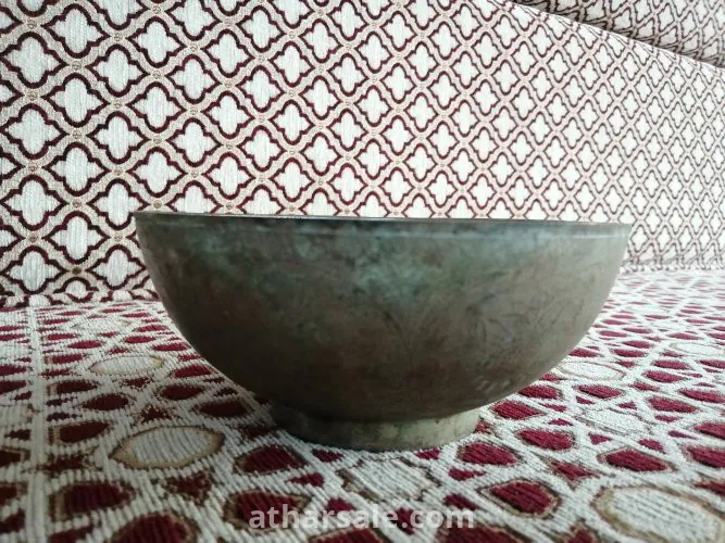 اناء منقوش بآيات قرأنيه قديم