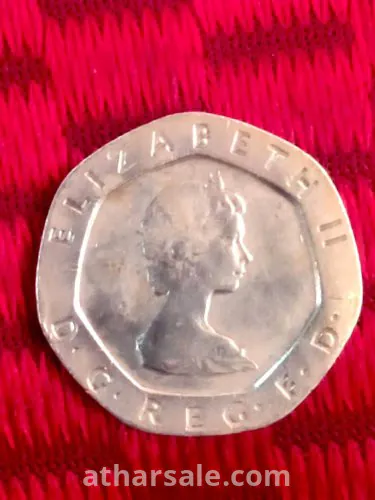 عملة للملكة اليزابيث قديم