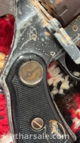 مسدس قديم للبيع