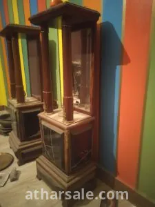 عمدان انتيك رخام برتغالي ببودي خشب زان مصب ومزخرفة بالنحاس 7