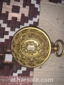 ساعة يابانية عتيقة