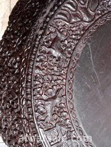 تحفه فنيه قديمه جدااااااا عتيقه تعود للمبراطوريه الهنديه تحفه من تحف قصور الامبراطوريه الهنديه قطعه عتيقه كلها نحت يدوى قطعه من تحف قصر الامبراطوريه 7